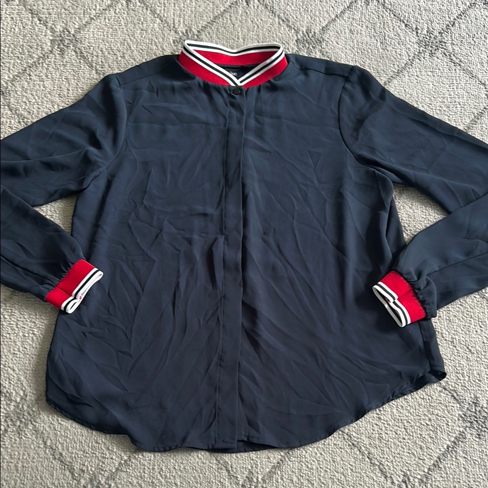 Simons Icone Casual Button Down Blouse with Hidden Buttons